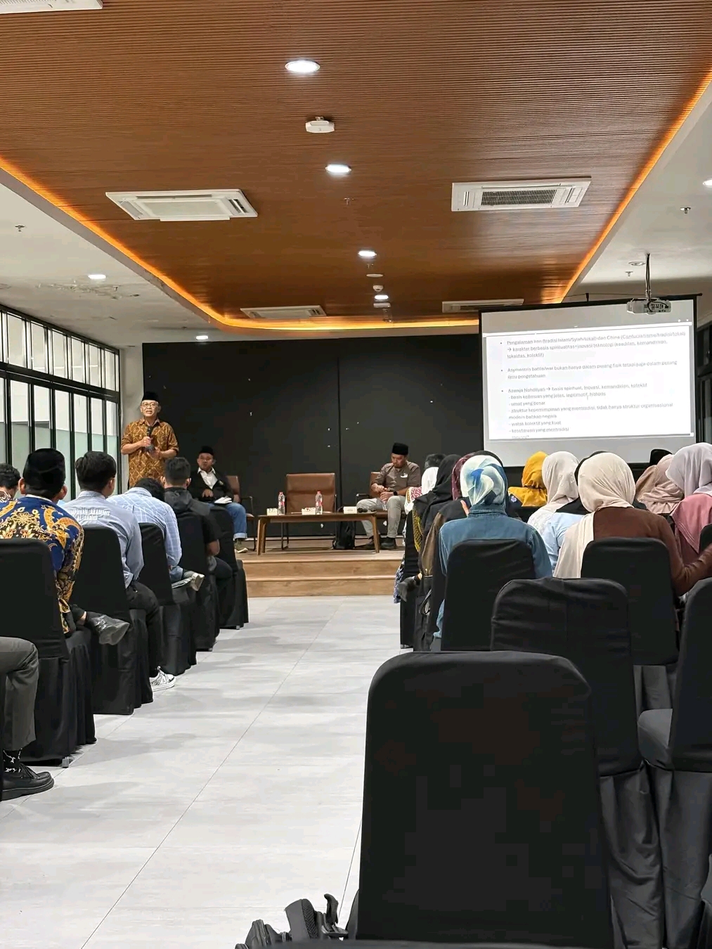 Demokrasi Dinilai Mengalami Kemunduran, Akademisi Soroti Arah Masa Depan Indonesia