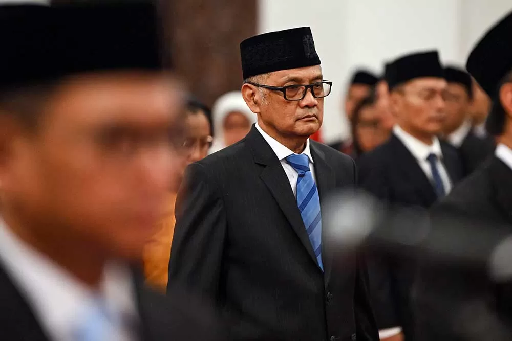 Prabowo Lantik Gus Irfan sebagai Menteri Haji dan Umrah Pertama RI